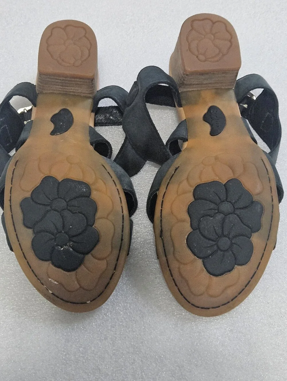 Born Crossover Strappy Sandals - Picture 5 of 5